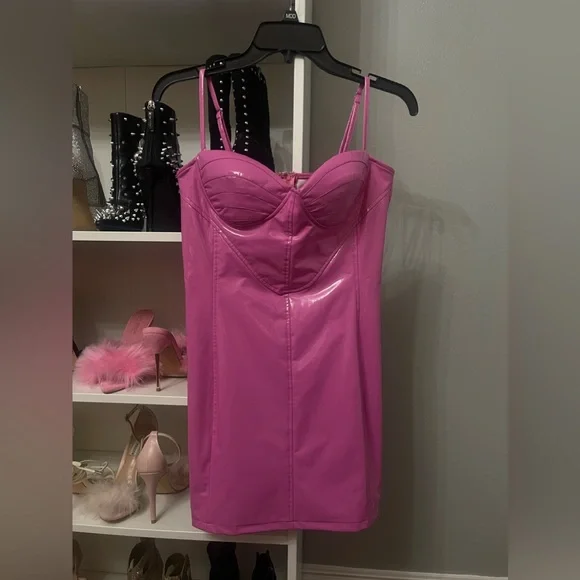 Windsor pink latex dress - Picture 6 of 7